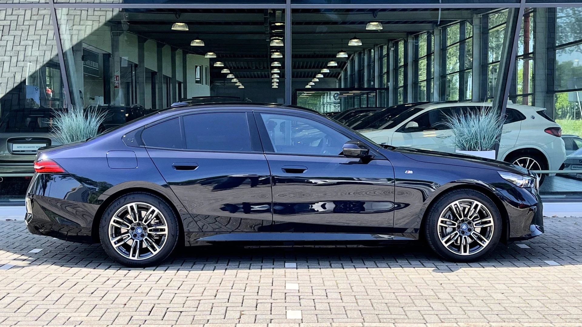 Hoofdafbeelding BMW i5