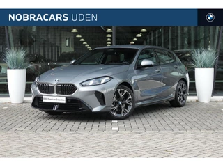 BMW 1 Serie 120 / Sportstoelen / M Adaptief onderstel / Comfort Access / Adaptieve LED / Parking Assistant Plus / Head-Up / Live Cockpit Professional