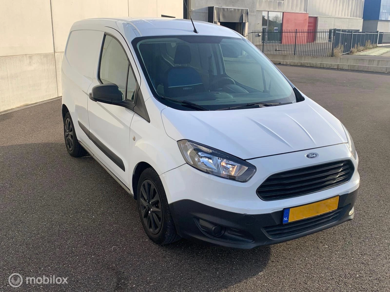 Hoofdafbeelding Ford Transit Courier