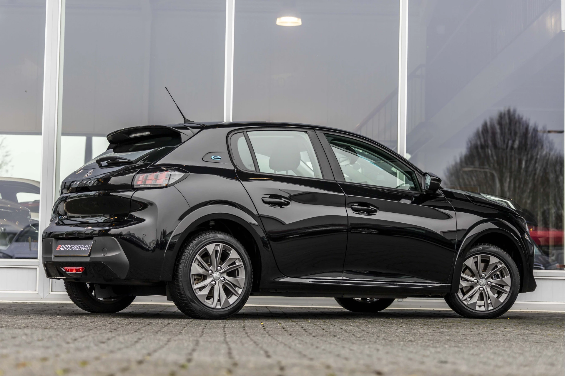 Hoofdafbeelding Peugeot e-208