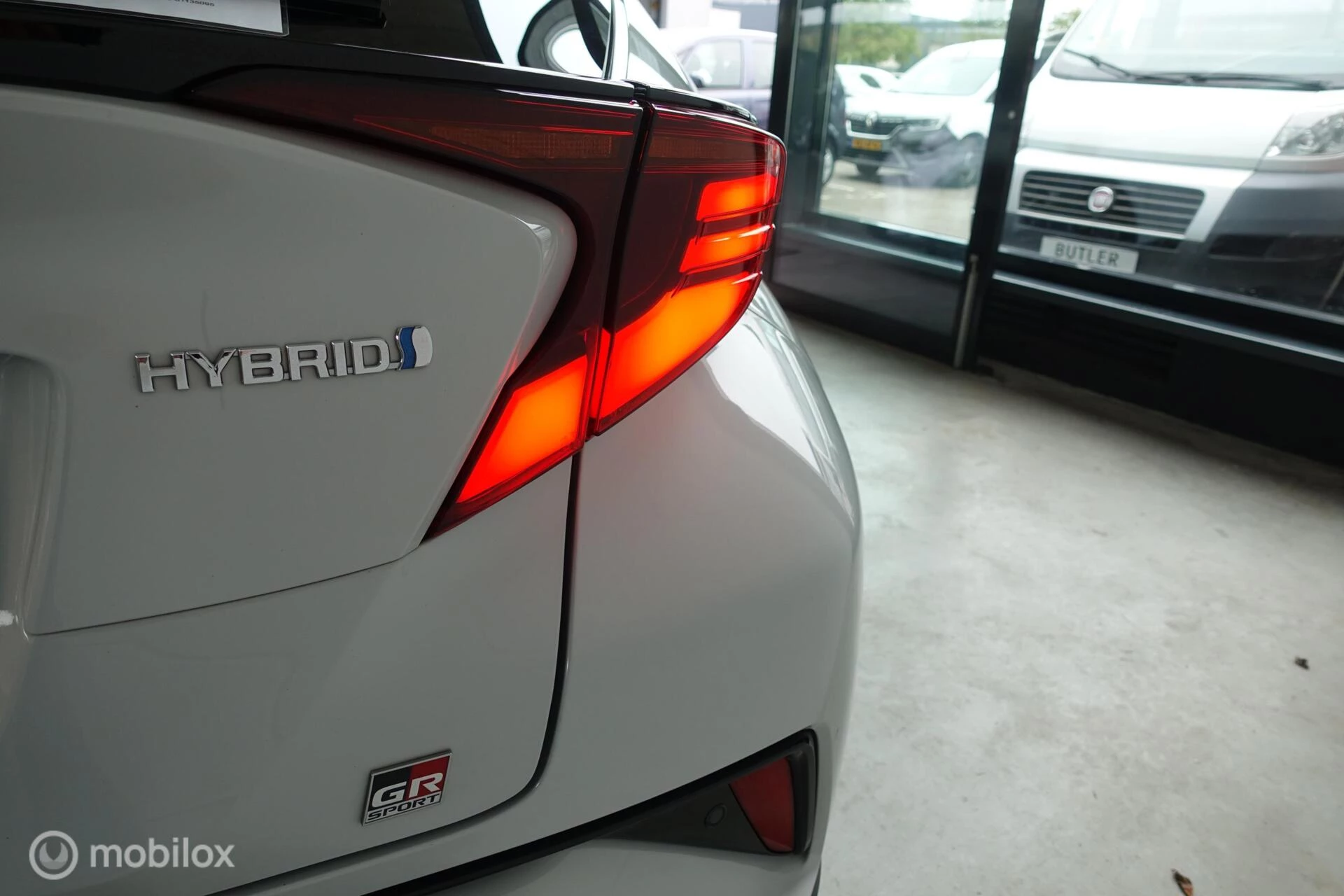 Hoofdafbeelding Toyota C-HR