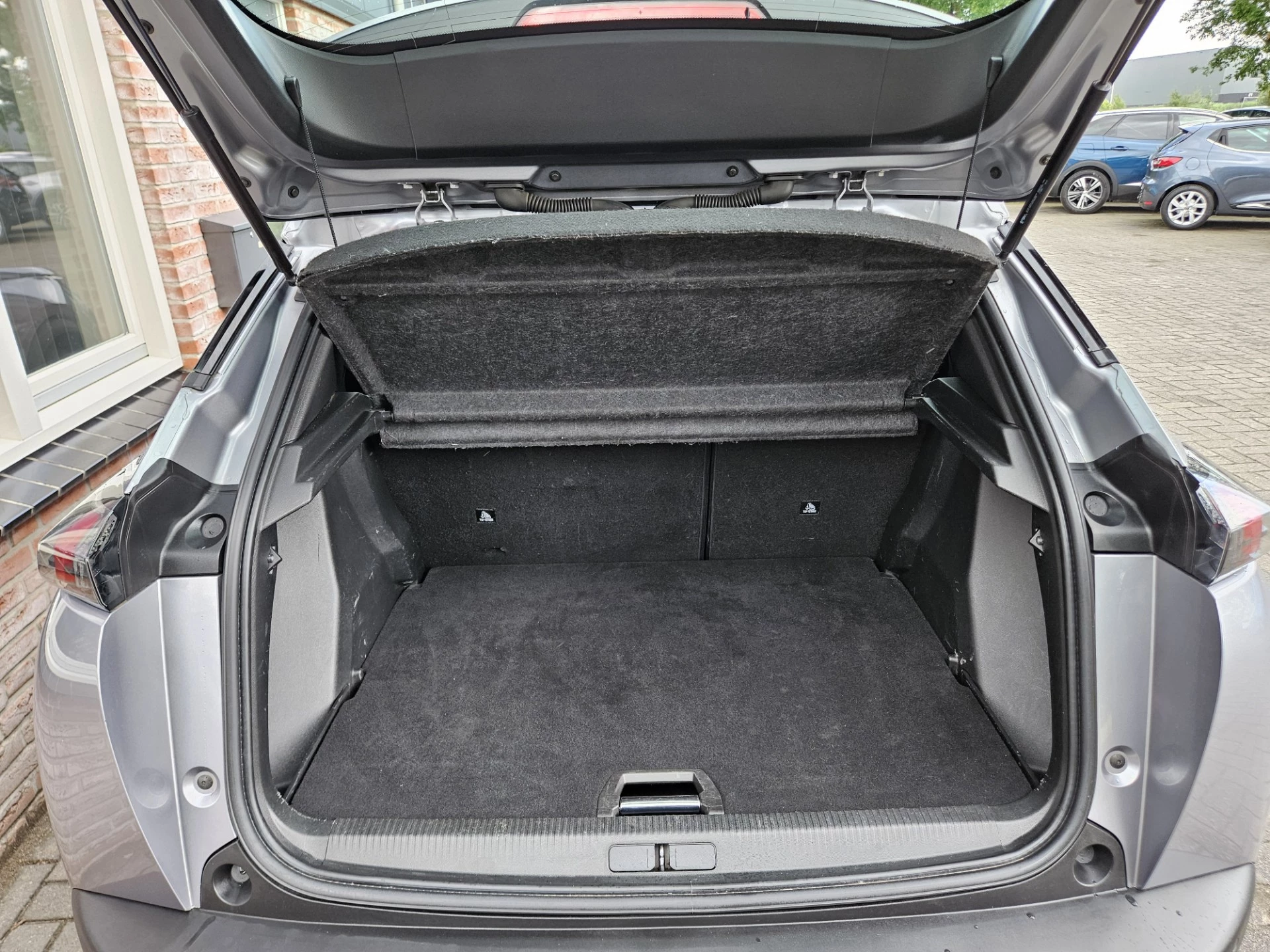 Hoofdafbeelding Peugeot e-2008
