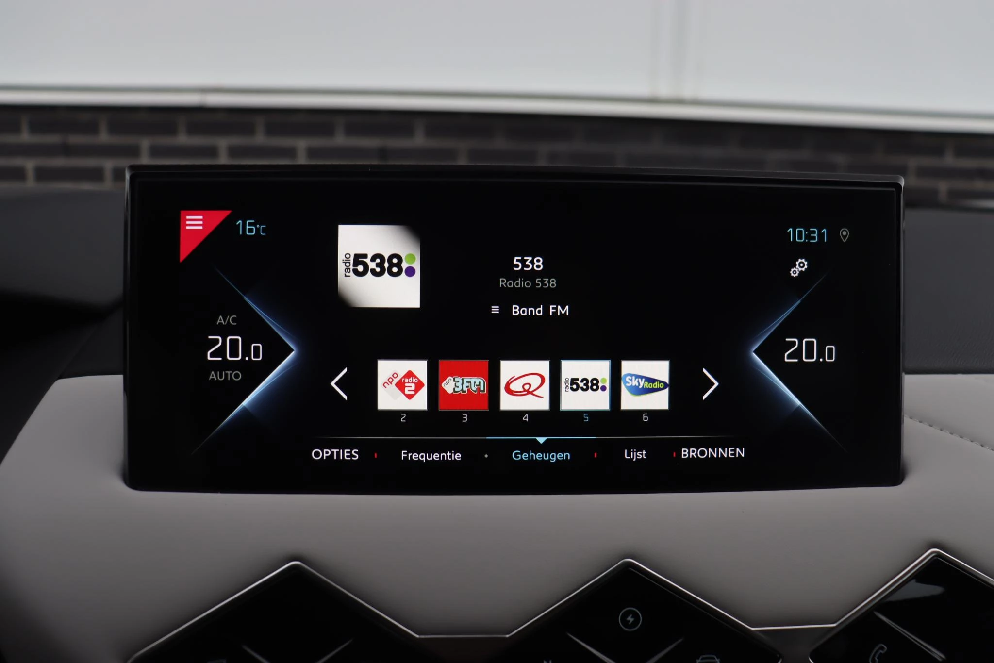 Hoofdafbeelding DS DS 3