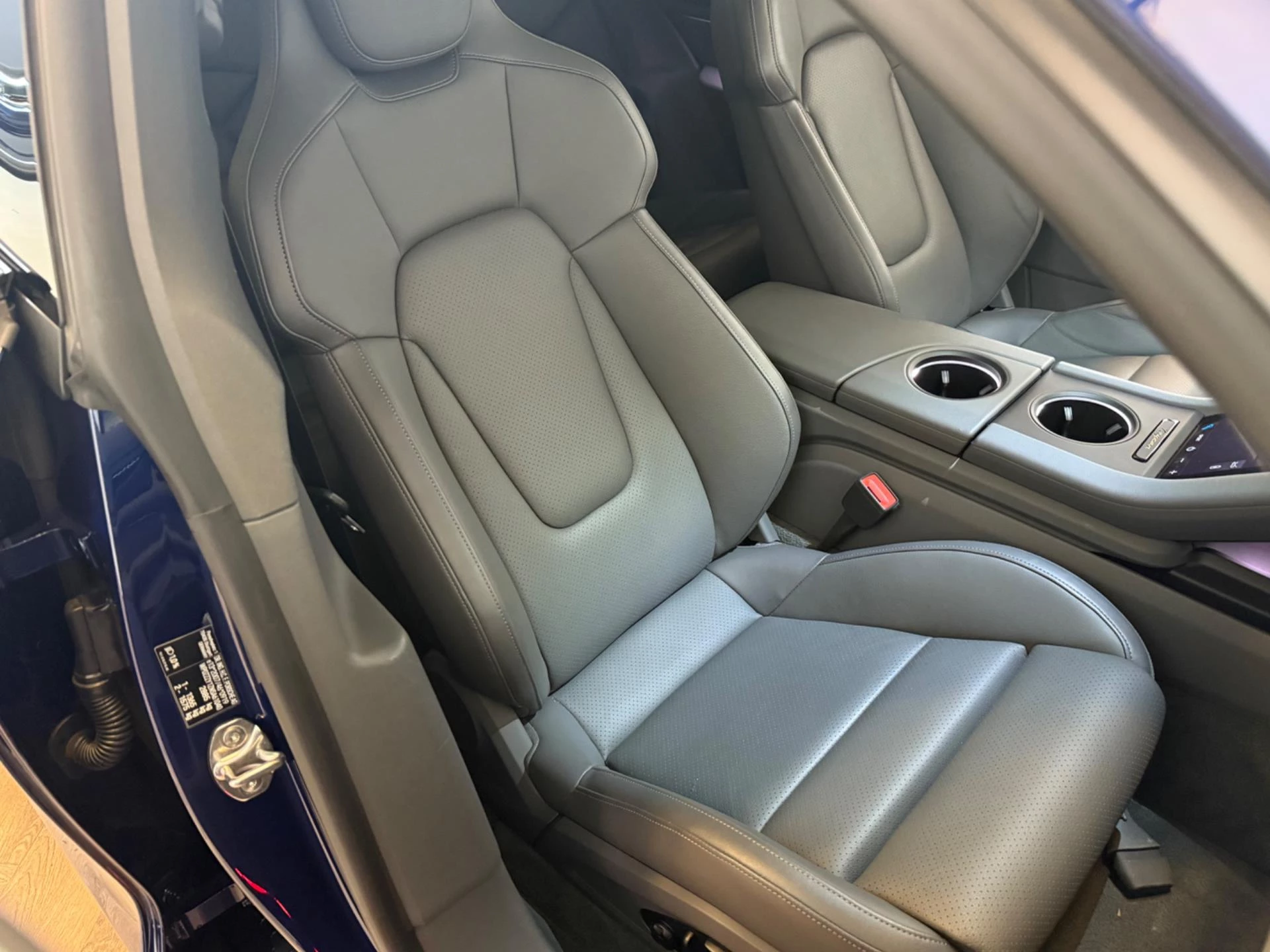 Hoofdafbeelding Porsche Taycan