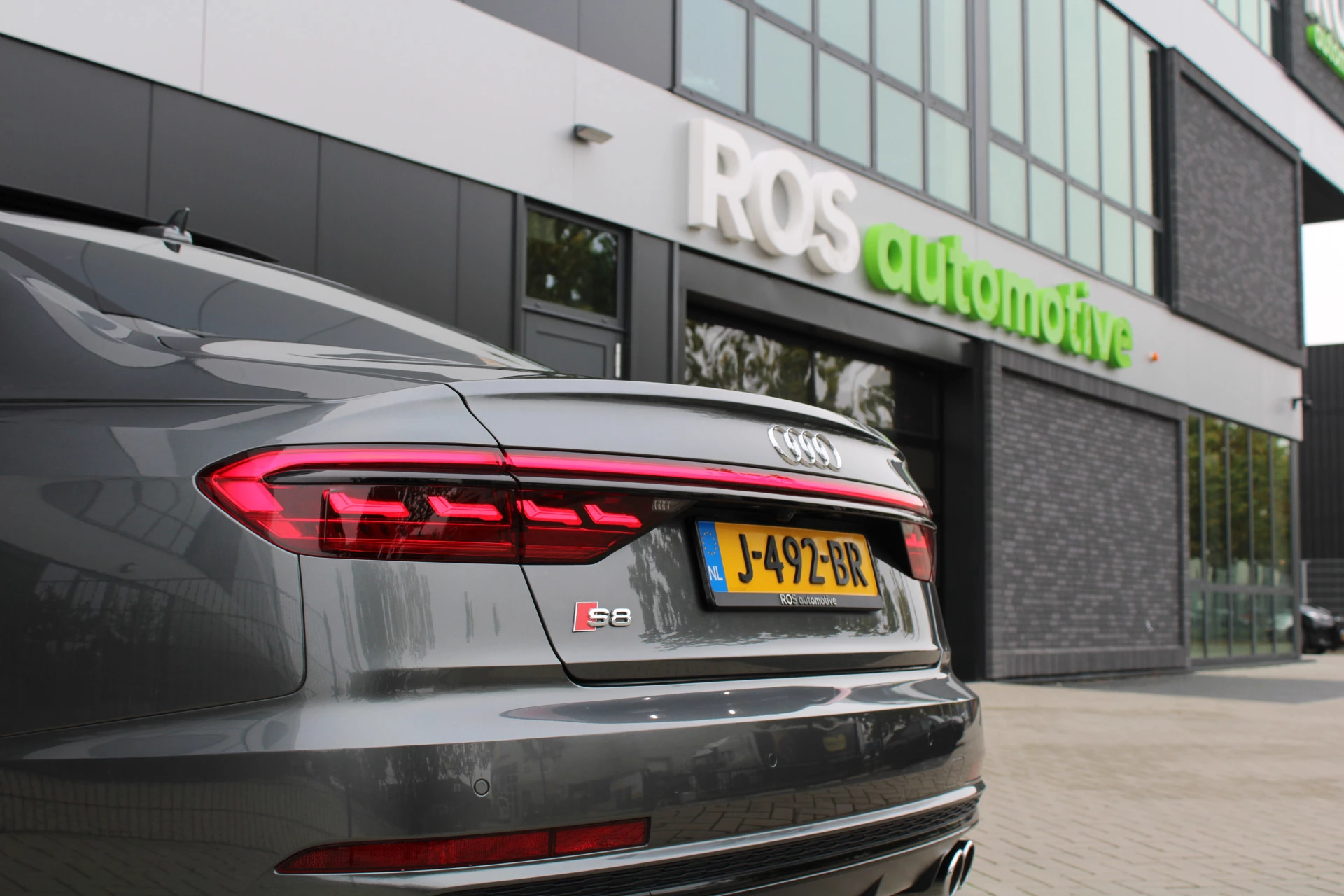 Hoofdafbeelding Audi S8