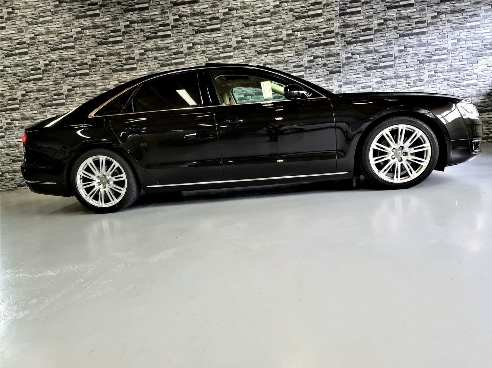 Hoofdafbeelding Audi A8
