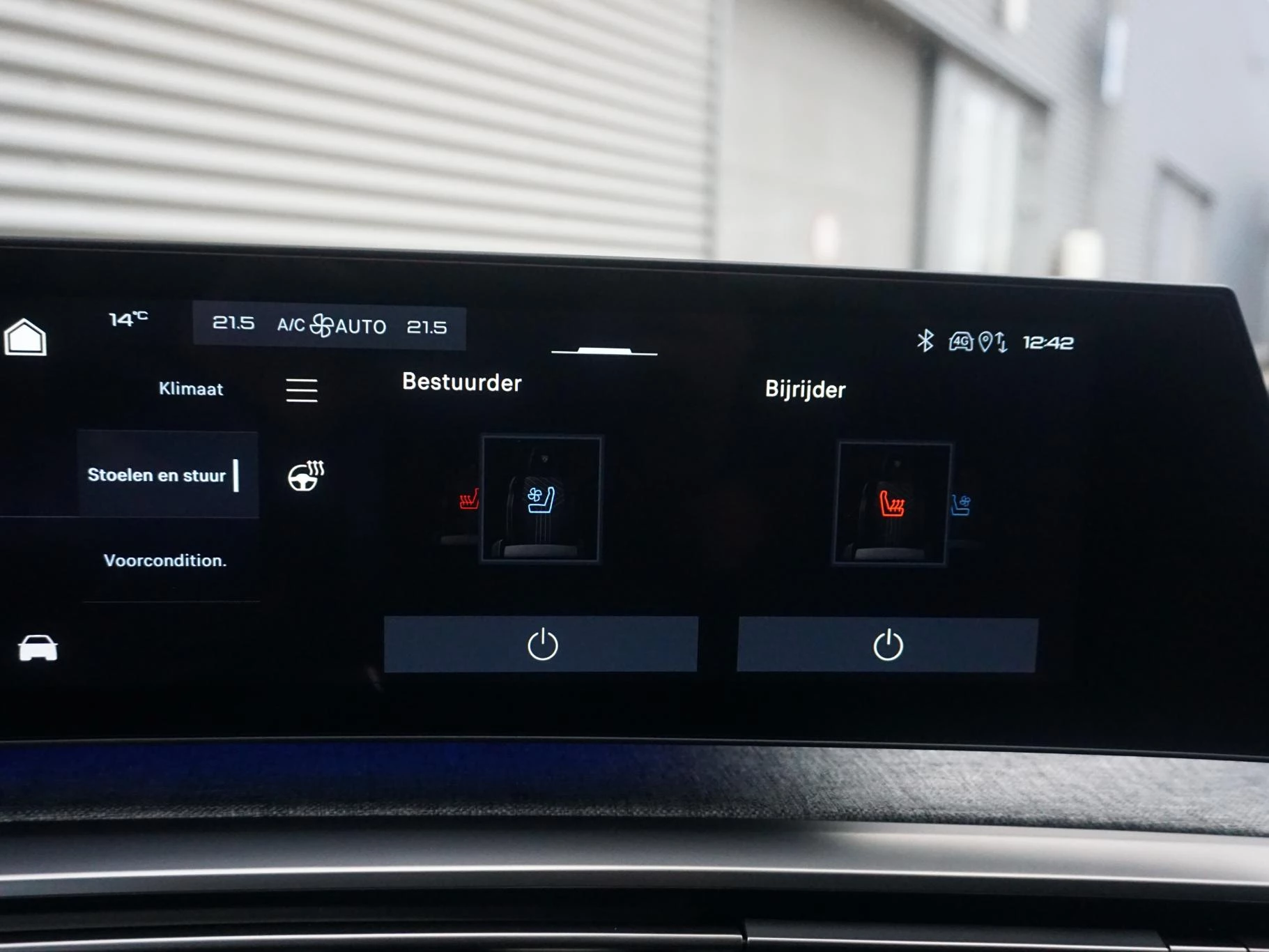 Hoofdafbeelding Peugeot e-3008