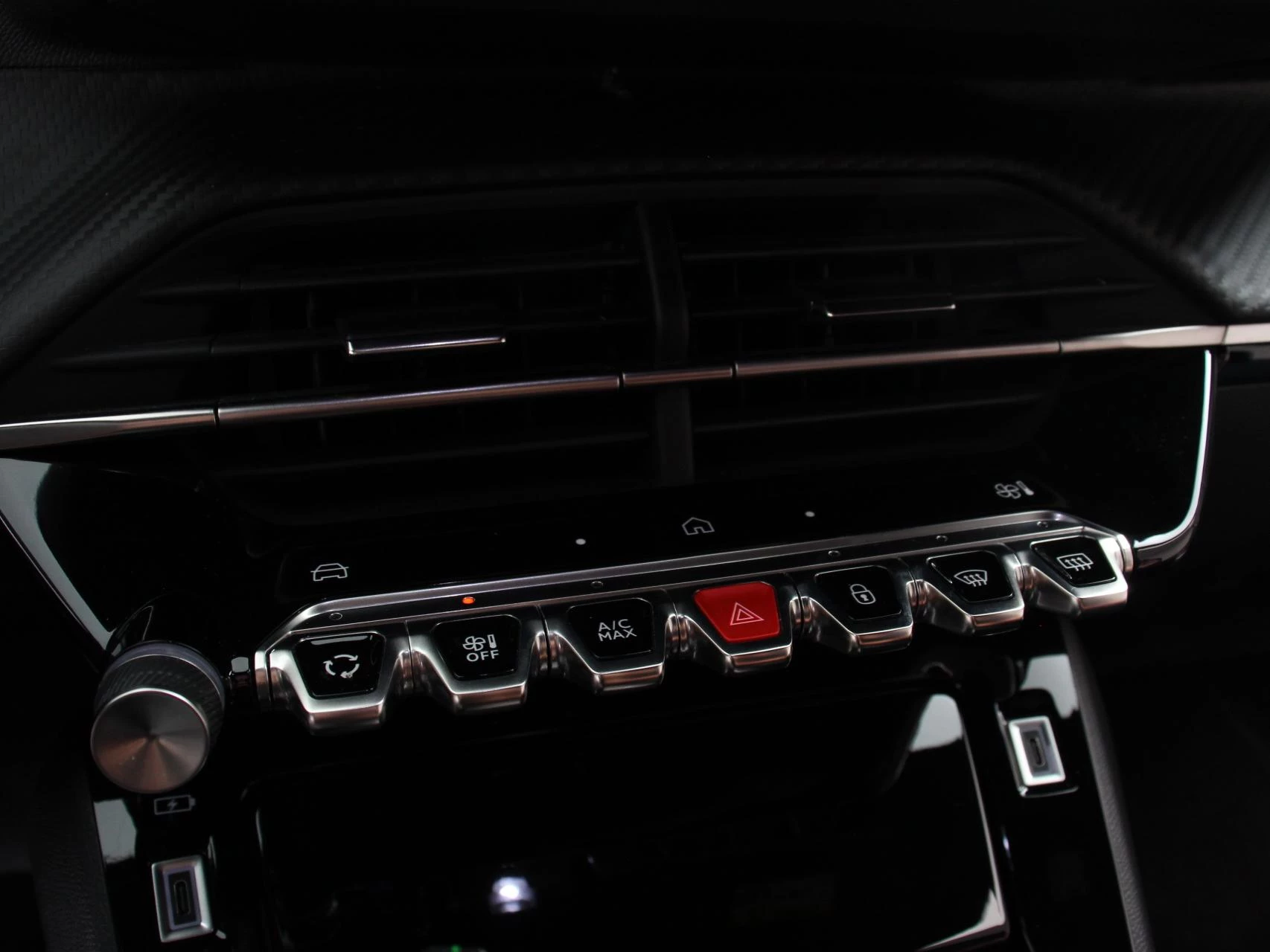 Hoofdafbeelding Peugeot e-2008