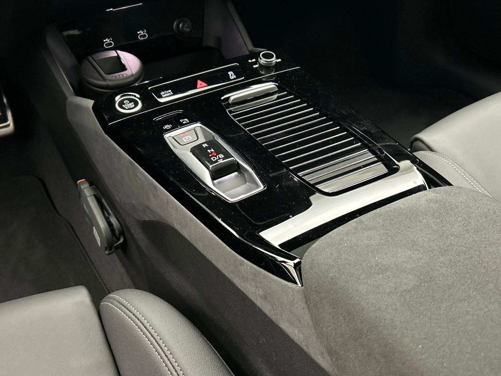 Hoofdafbeelding Audi A6 Avant e-tron