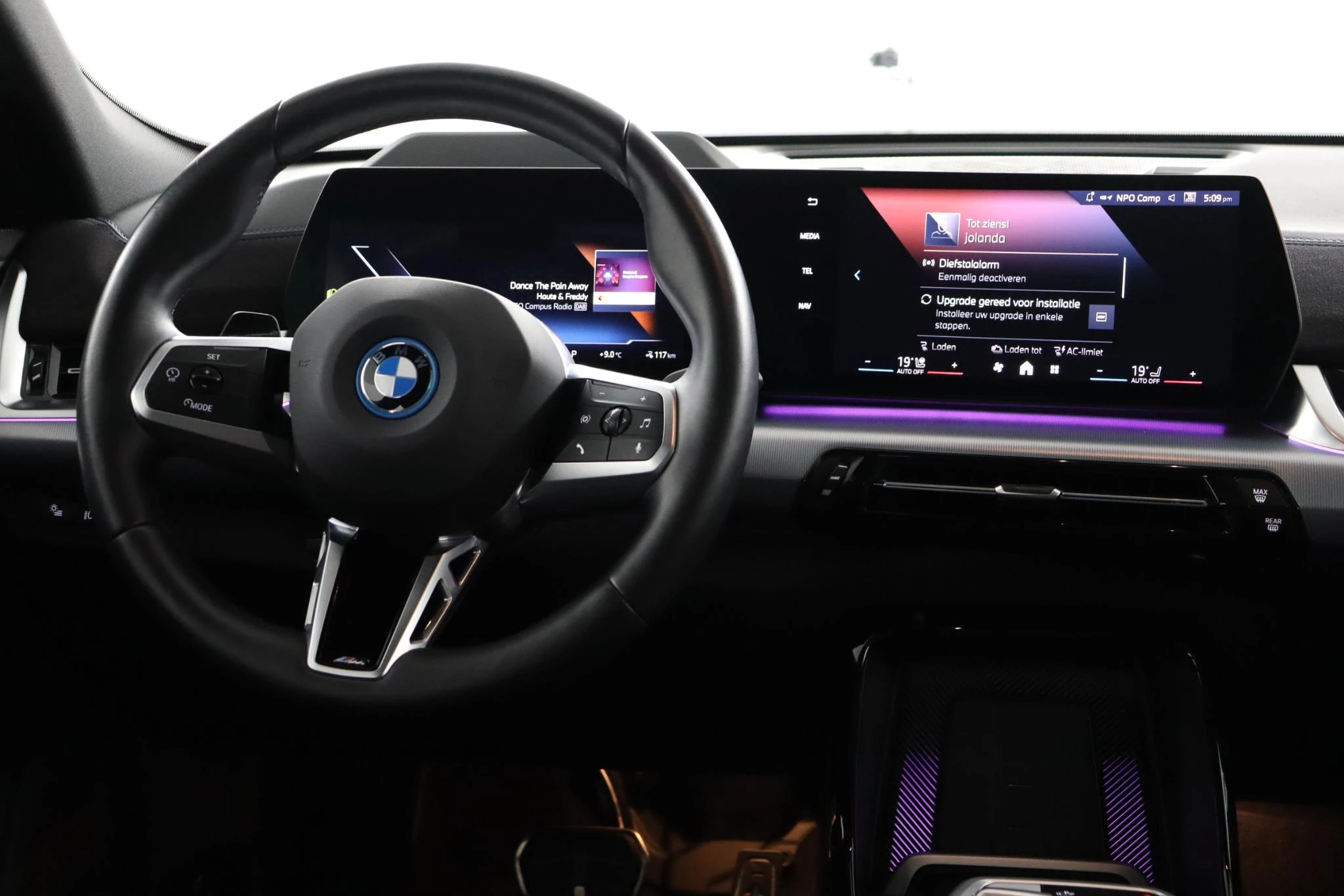 Hoofdafbeelding BMW iX2