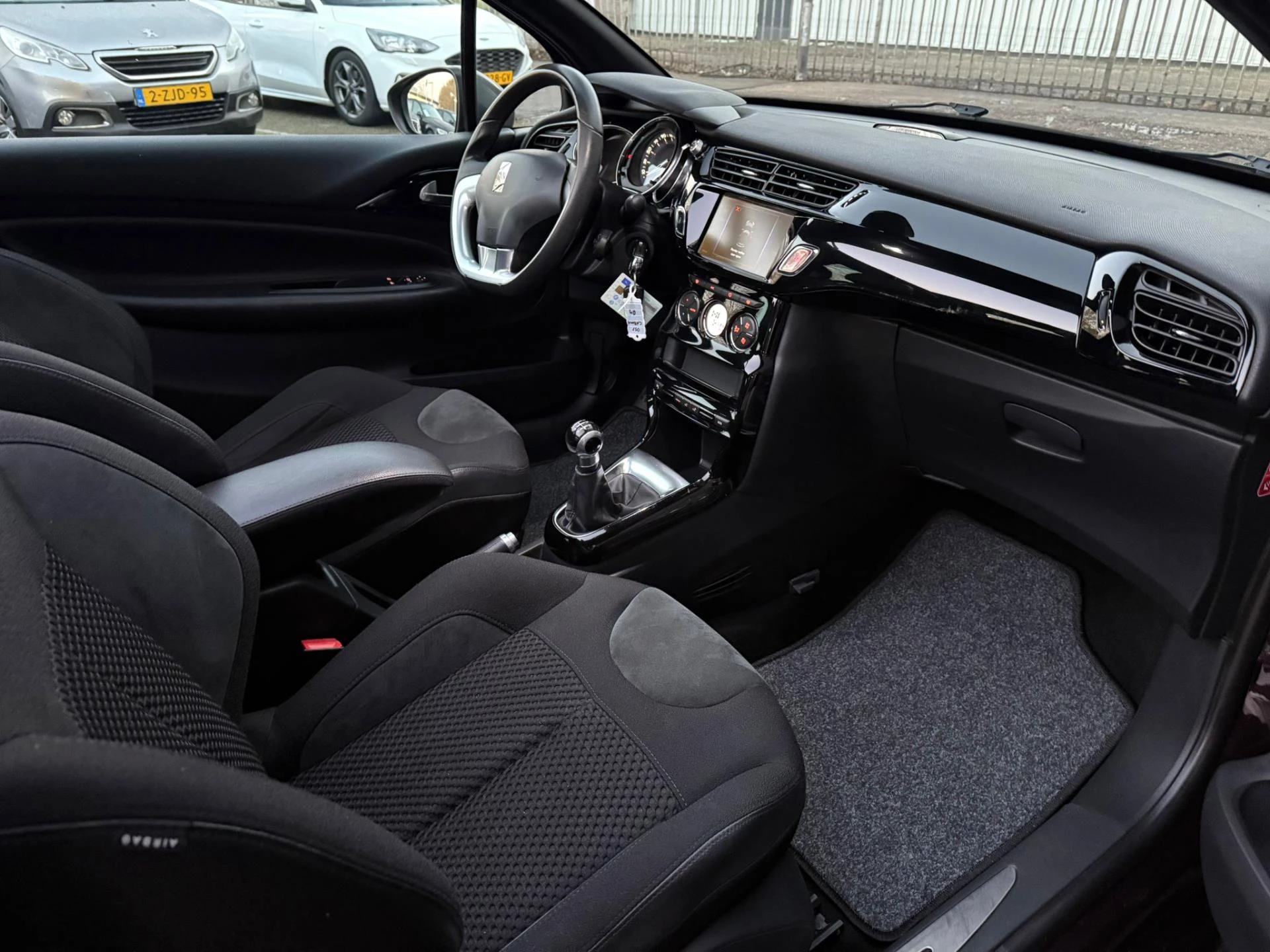 Hoofdafbeelding DS DS 3