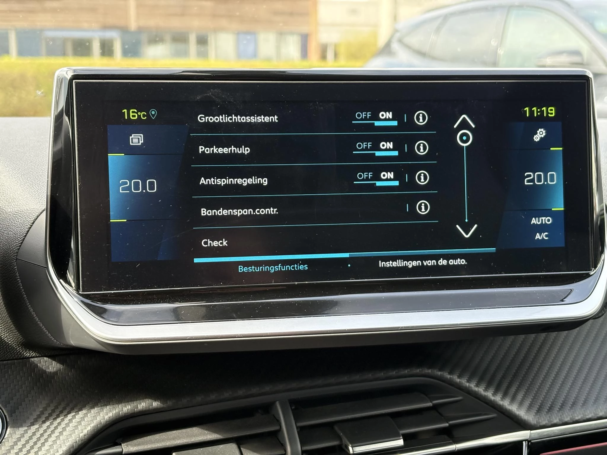Hoofdafbeelding Peugeot e-208