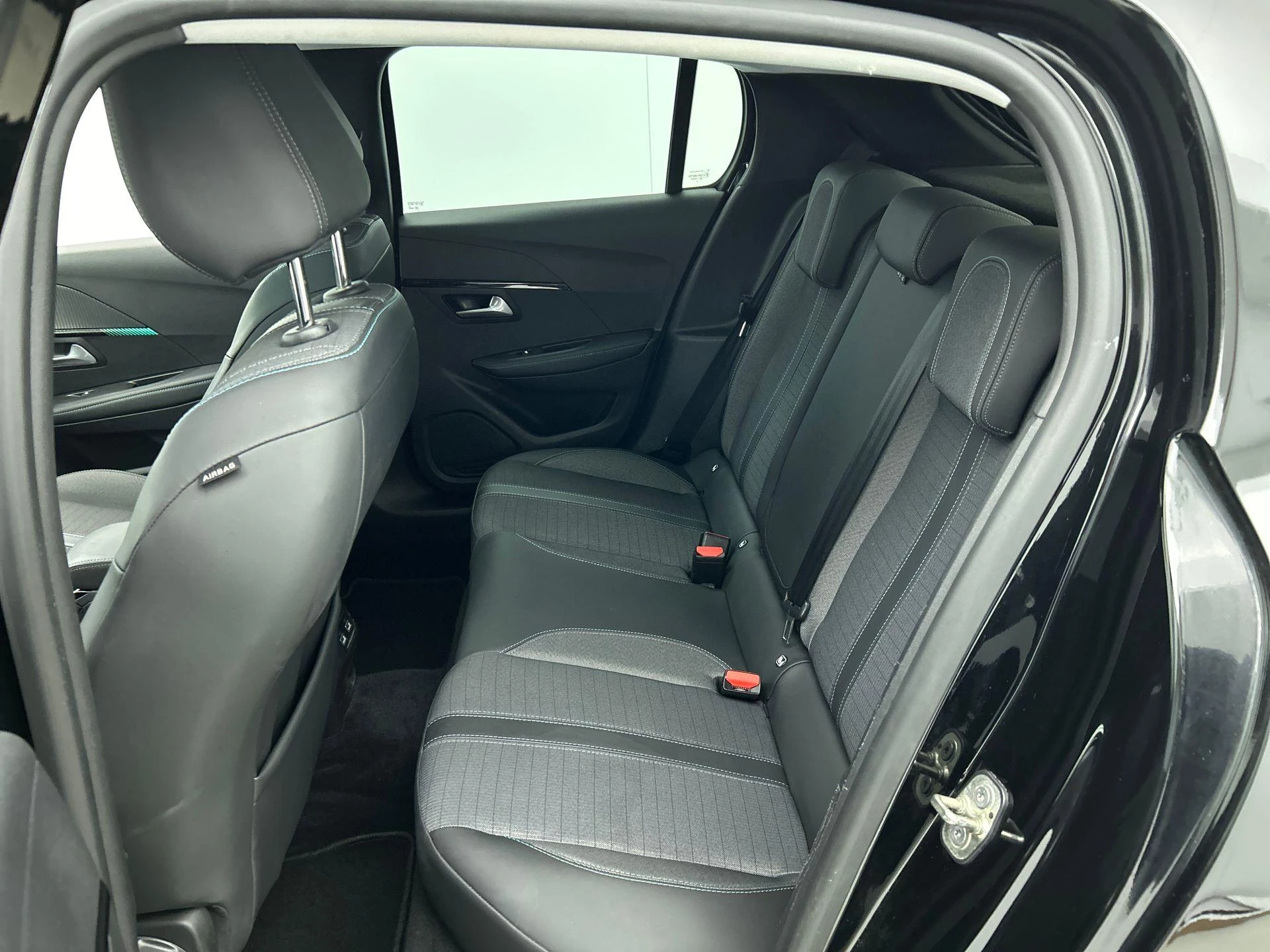 Hoofdafbeelding Peugeot e-208