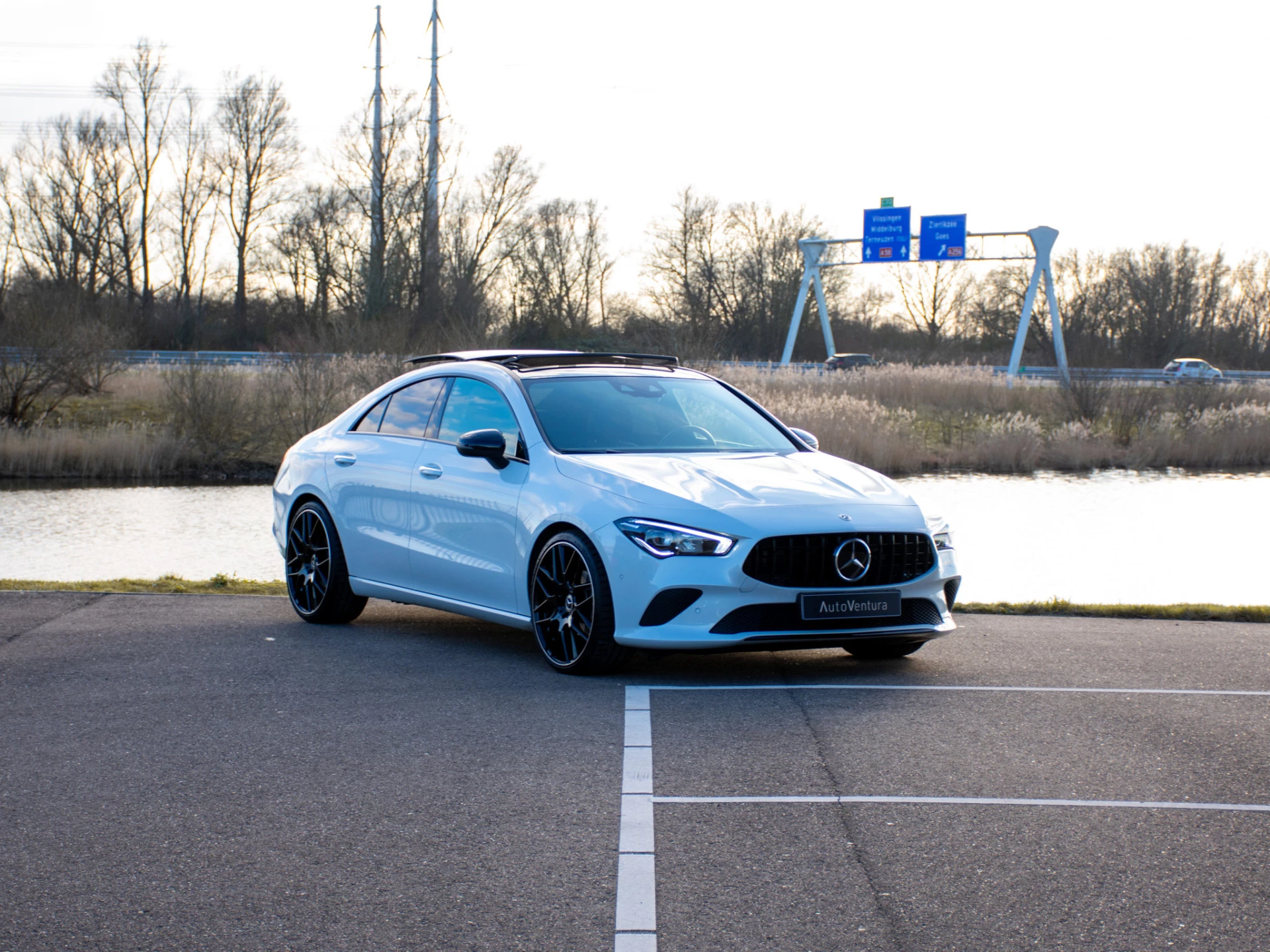 Hoofdafbeelding Mercedes-Benz CLA