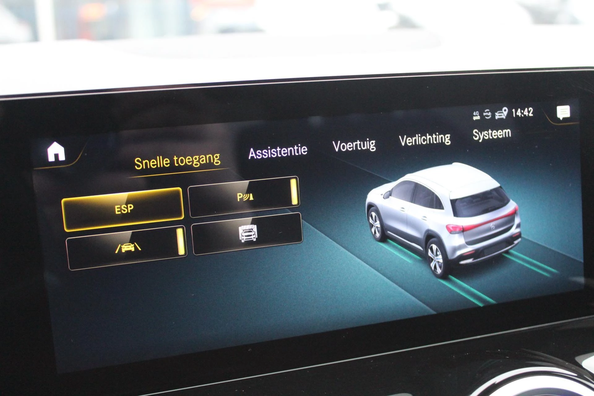 Hoofdafbeelding Mercedes-Benz EQA