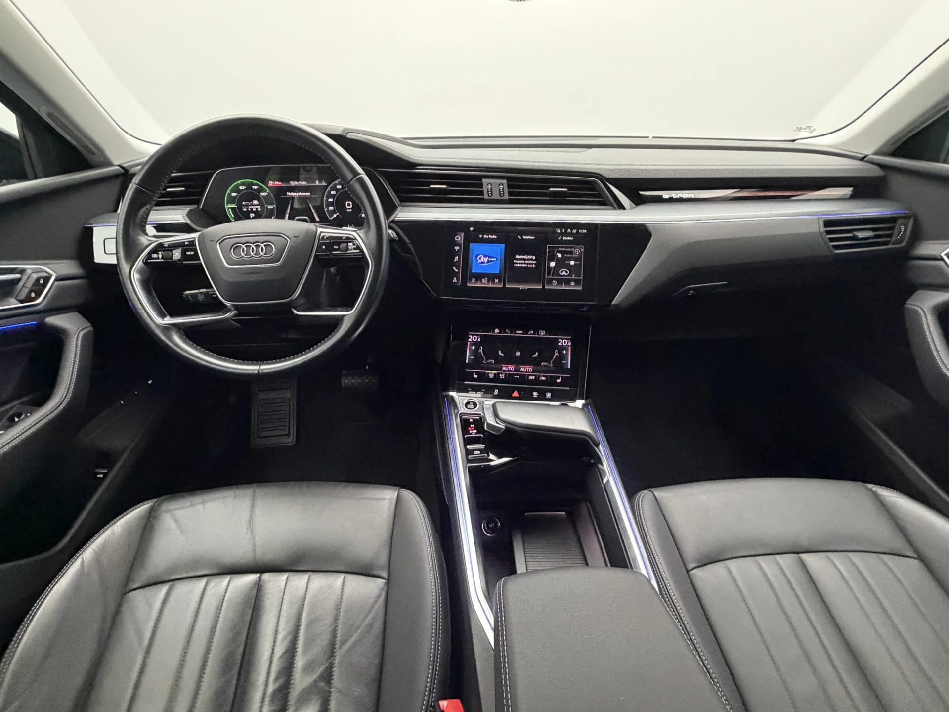 Hoofdafbeelding Audi e-tron