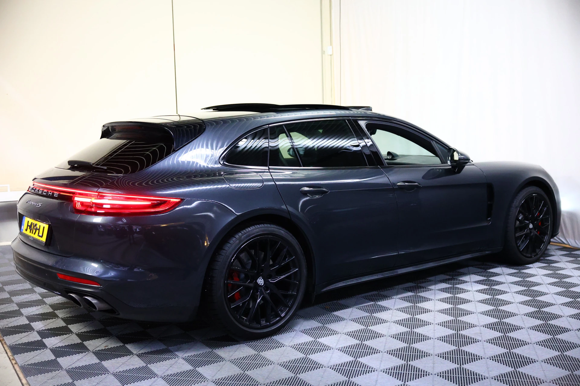 Hoofdafbeelding Porsche Panamera