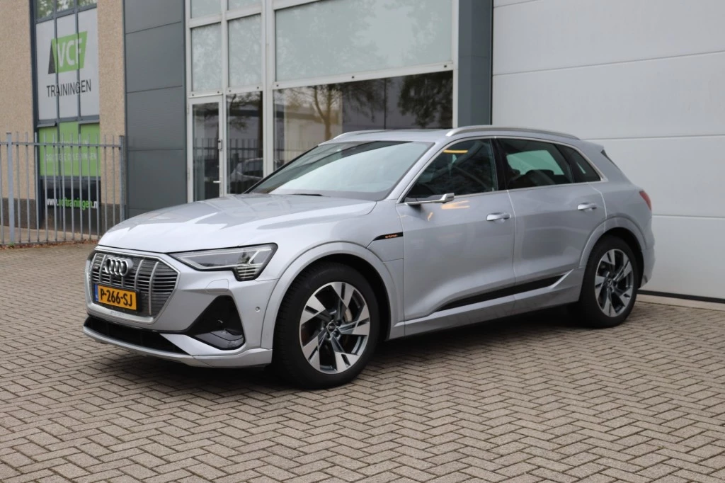 Hoofdafbeelding Audi e-tron