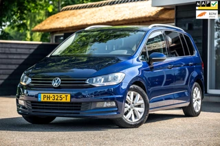 Hoofdafbeelding Volkswagen Touran Volkswagen Touran 1.2 TSI Comfortline Trekhaak I Adaptieve Cruise Control I Camera I PDC V+A I Stoelverwarming I Android I Apple