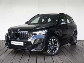 BMW iX1 xDrive30 | M Sportpakket | Innovation Pack | 19 inch | Comfort Access | Driving Assistant Plus | Head-Up Display | Trekhaak