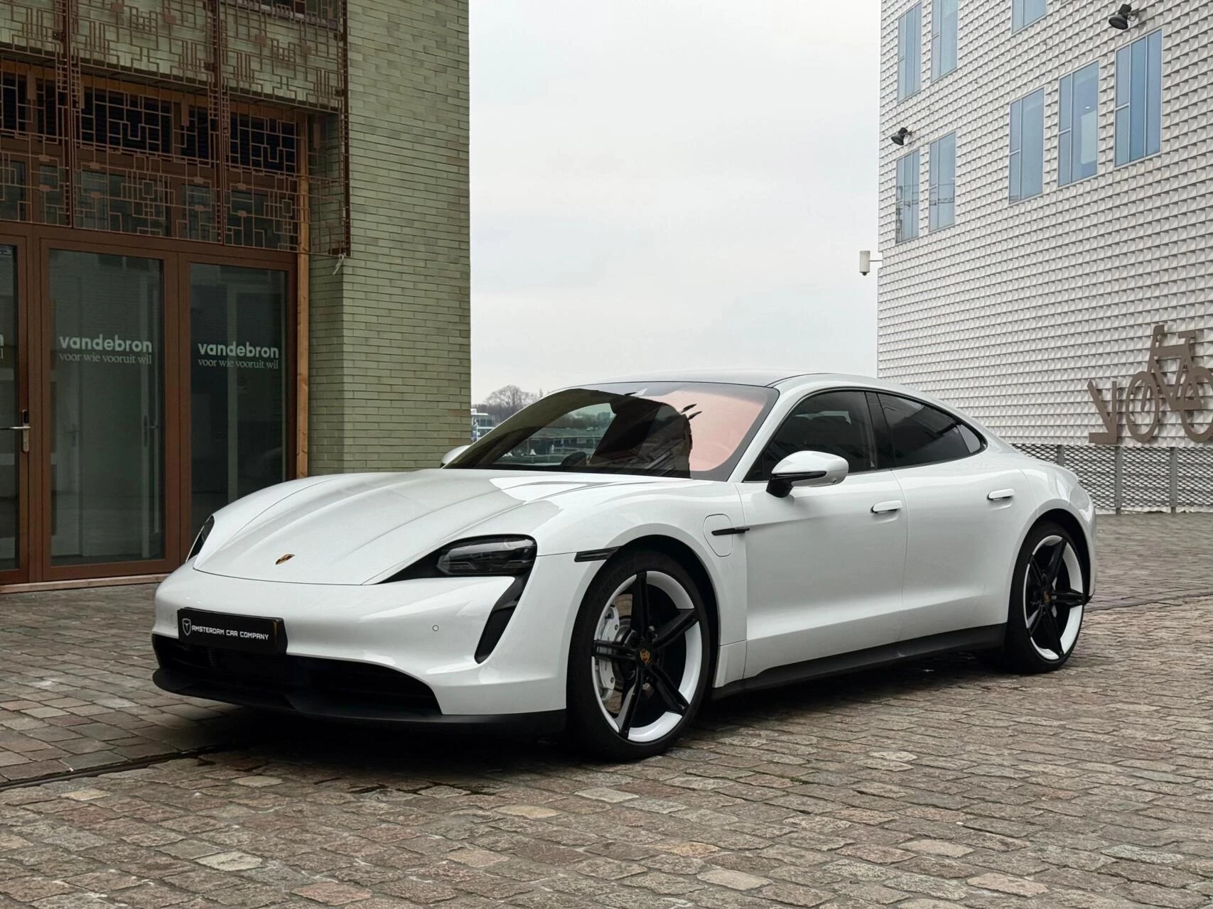 Hoofdafbeelding Porsche Taycan