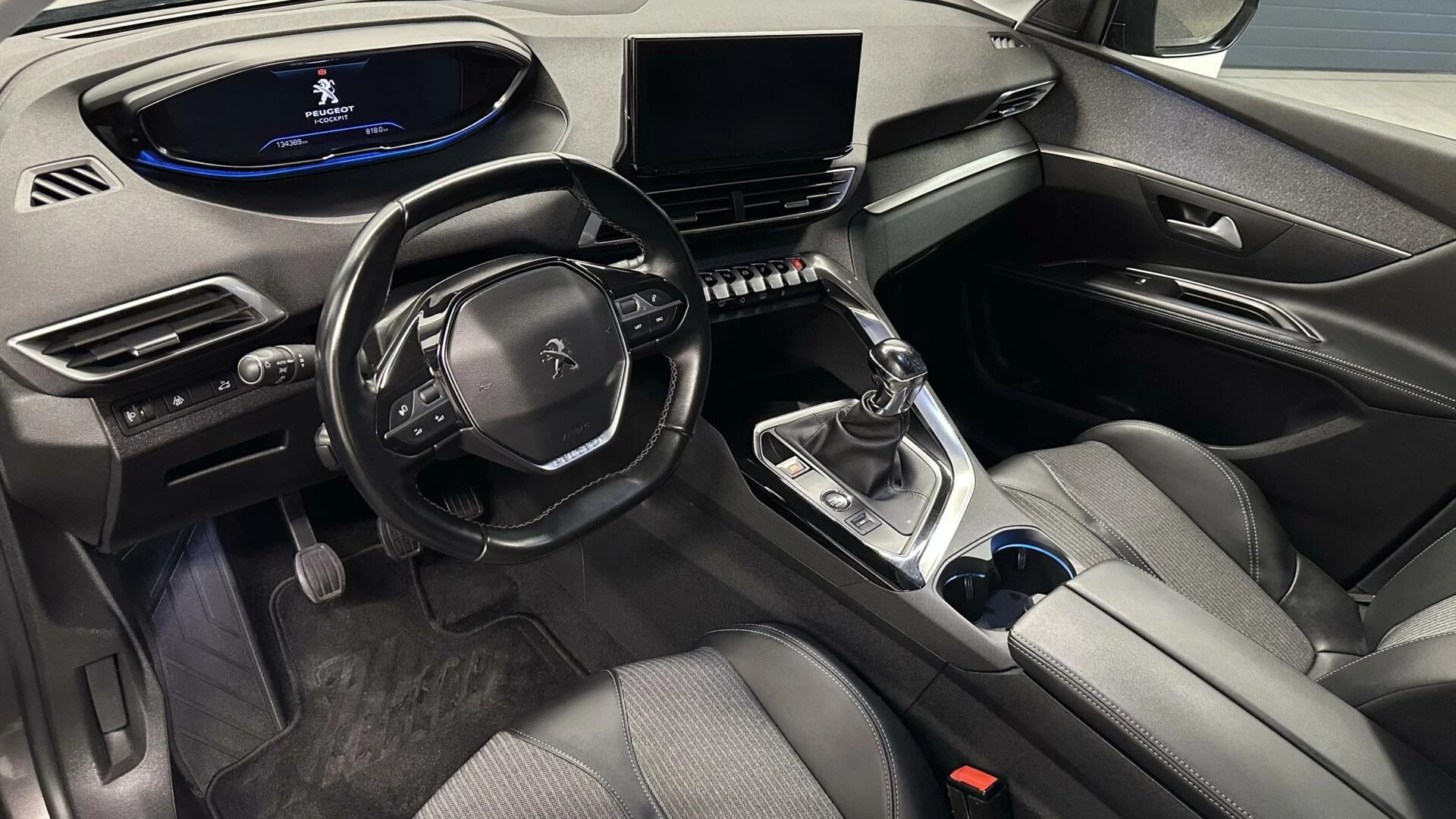 Hoofdafbeelding Peugeot 5008