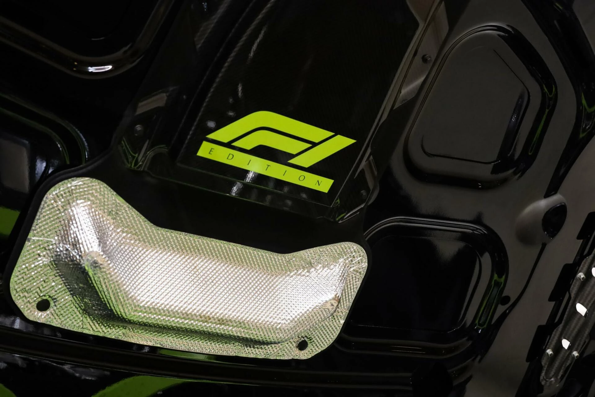 Hoofdafbeelding Aston Martin V8 Vantage