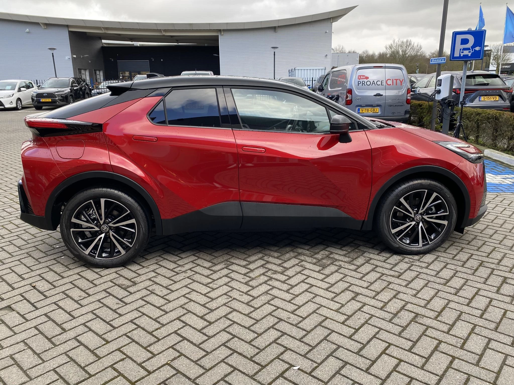 Hoofdafbeelding Toyota C-HR