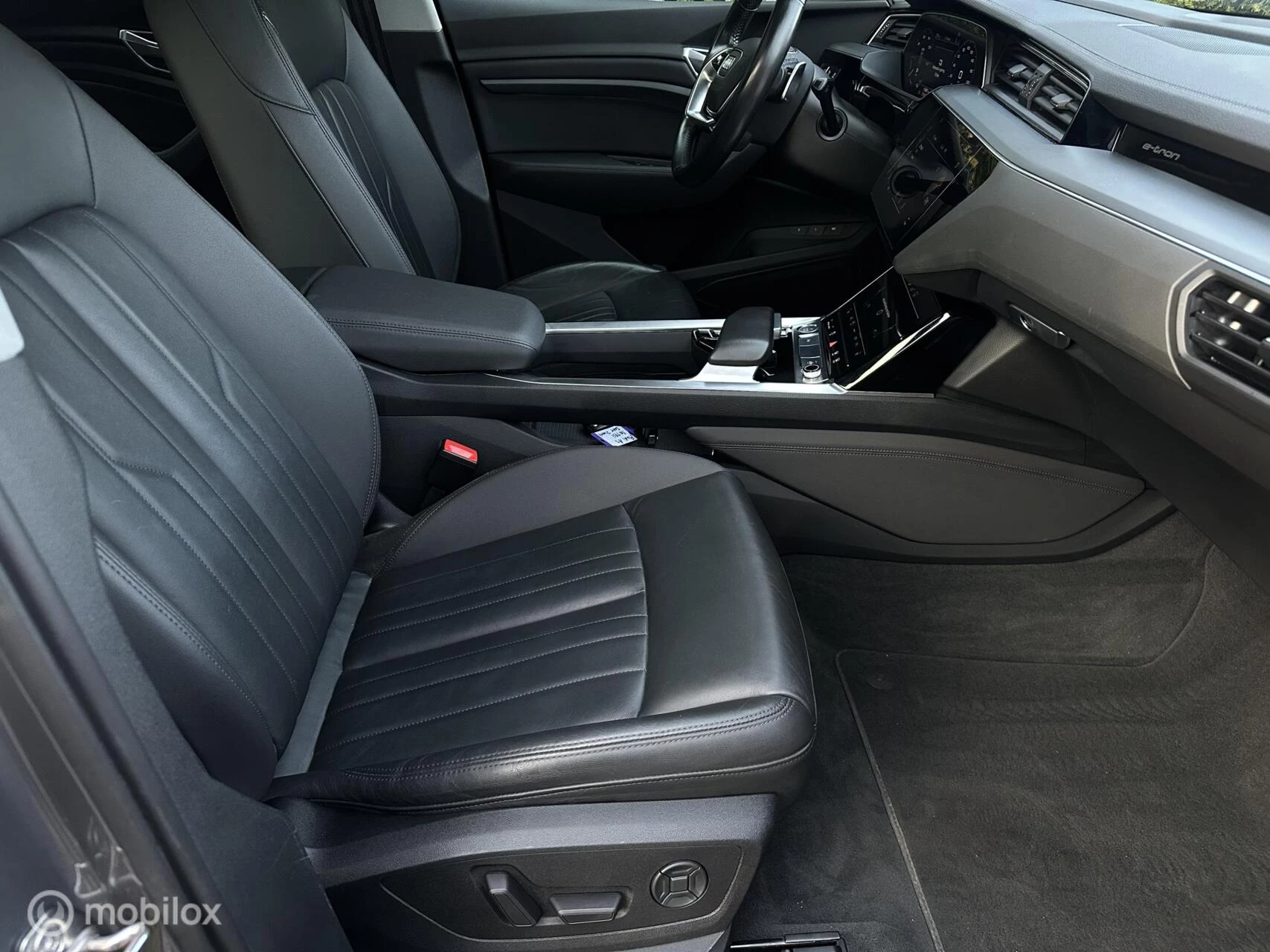 Hoofdafbeelding Audi e-tron