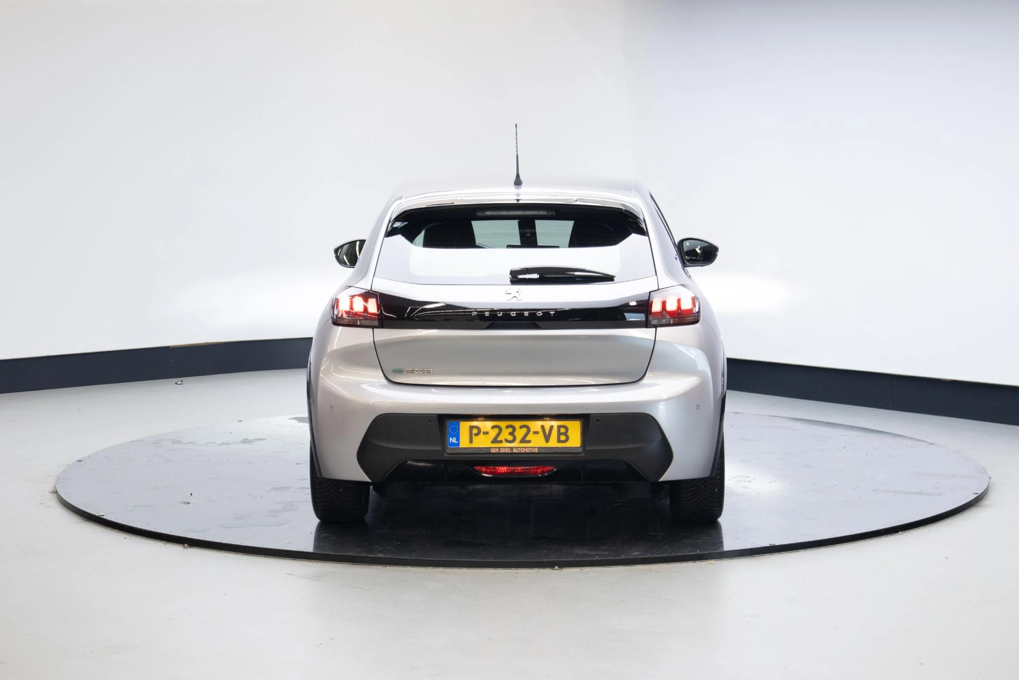 Hoofdafbeelding Peugeot e-208