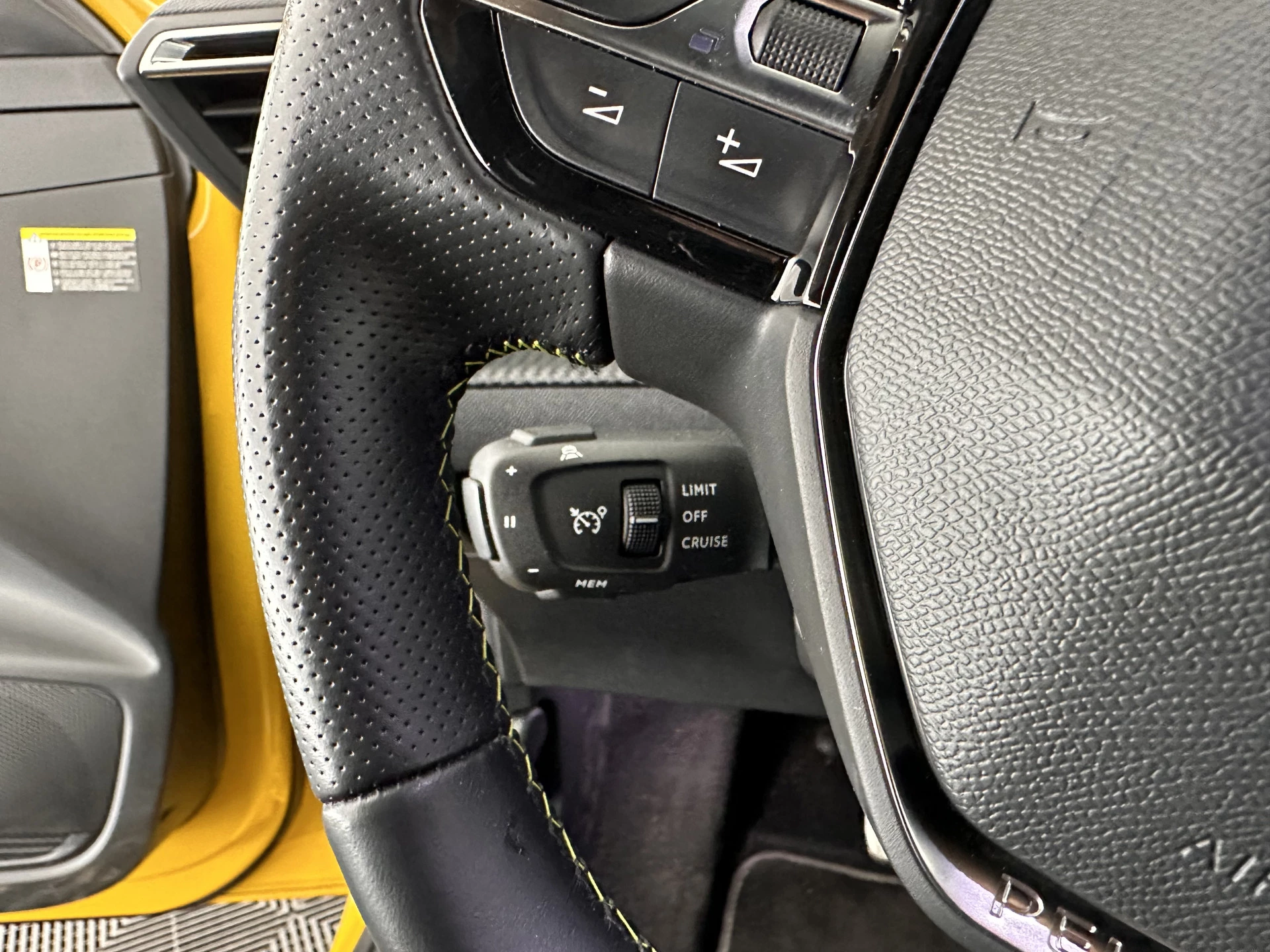Hoofdafbeelding Peugeot e-208