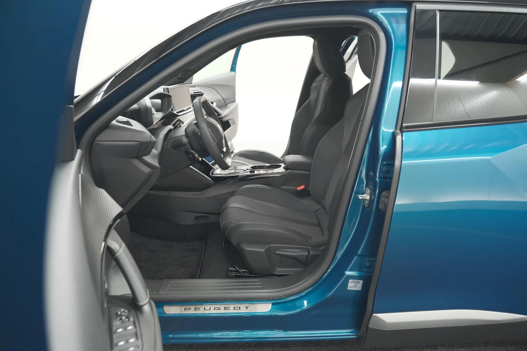 Hoofdafbeelding Peugeot e-2008