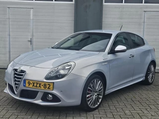 Hoofdafbeelding Alfa Romeo Giulietta Alfa Romeo Giulietta 1.6 JTDm Exclusive Sportiva|DAB+|Navi|18 Inch