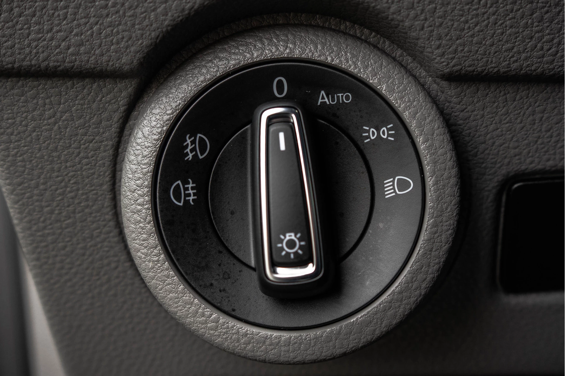 Hoofdafbeelding Volkswagen Carravelle | Automaat | Led | Camera | Carplay | Navi | Zijschuifdeur R+L | Adapt.Cruise | Trekhaak