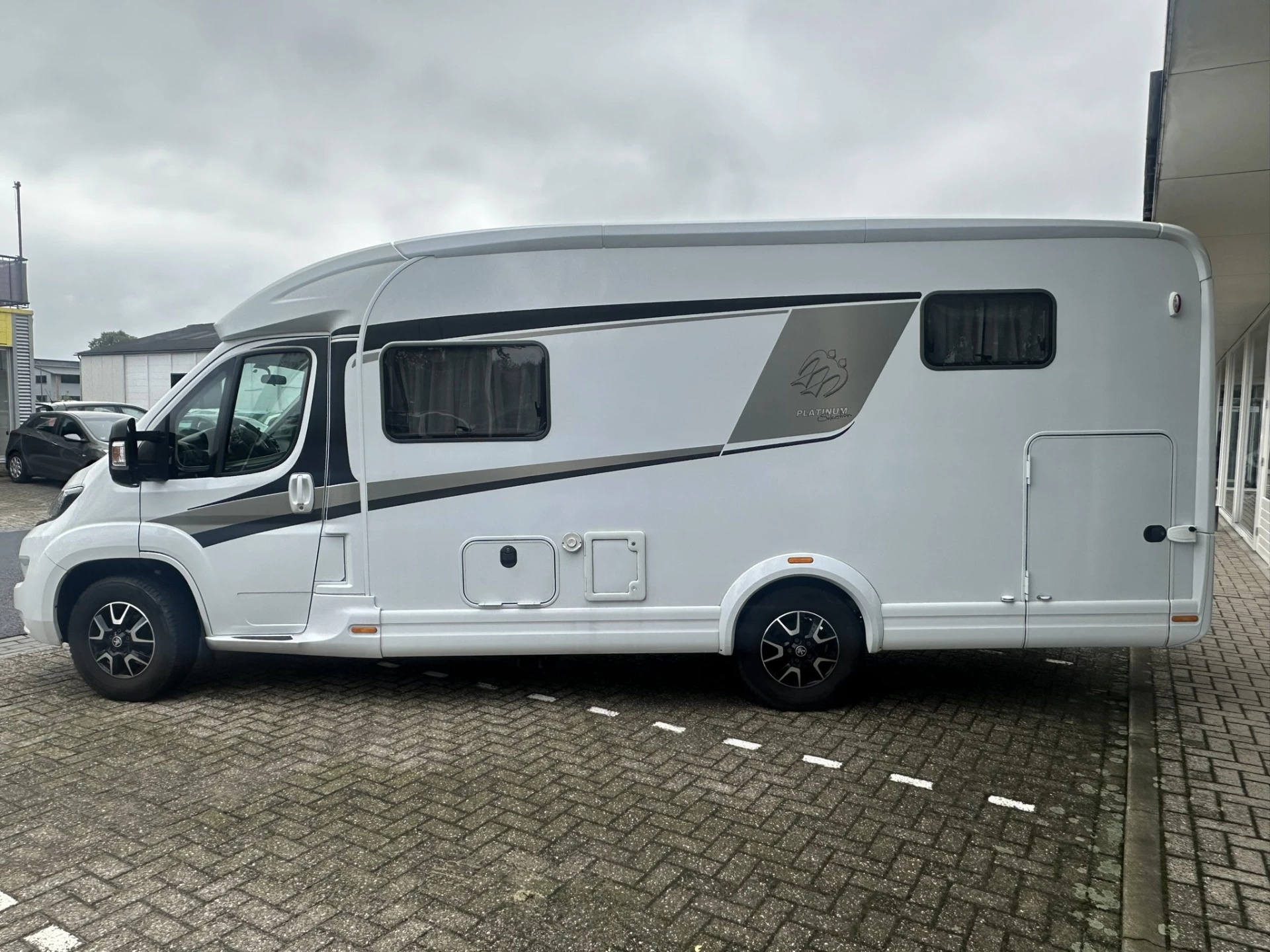 Hoofdafbeelding Knaus Peugeot