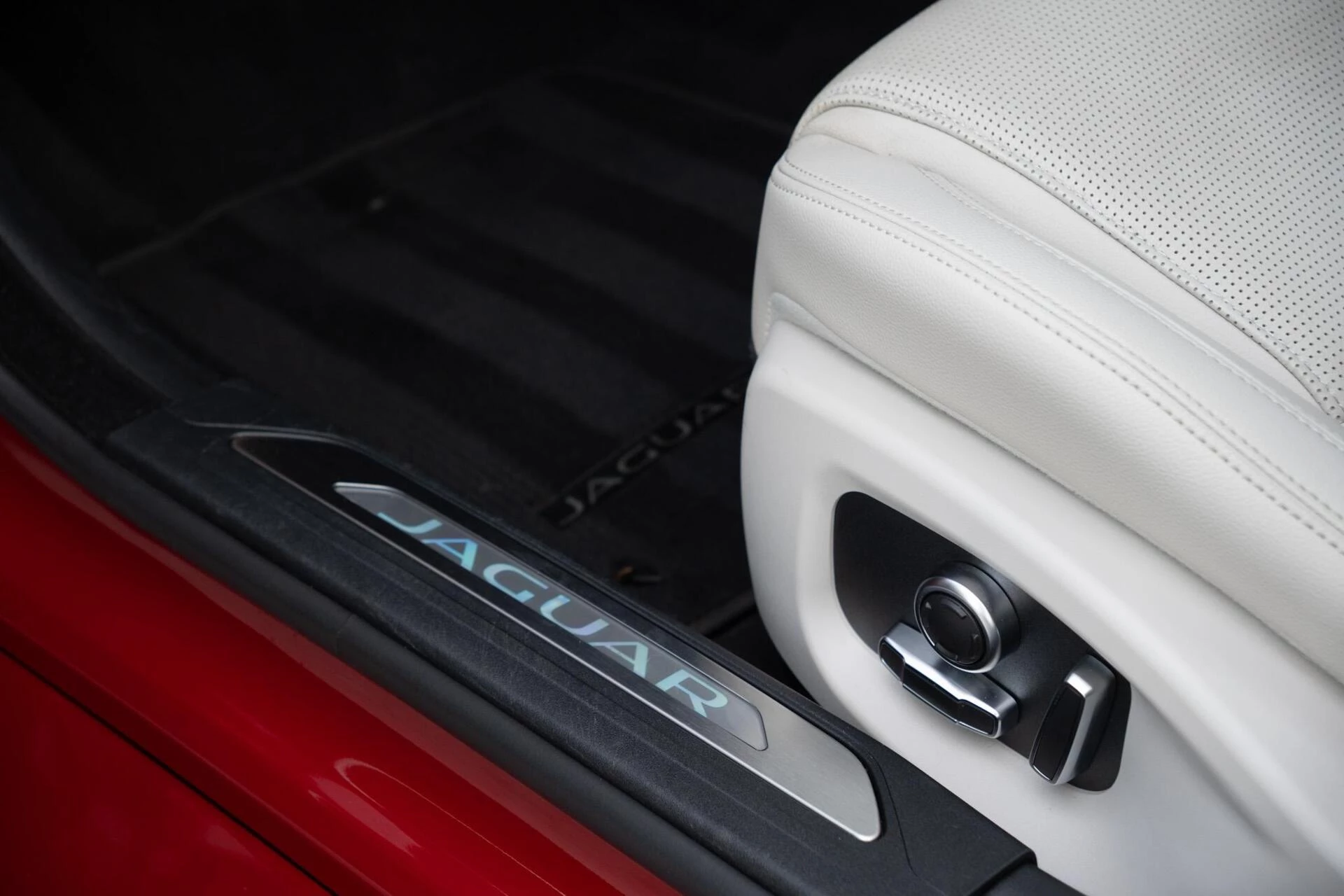 Hoofdafbeelding Jaguar XE