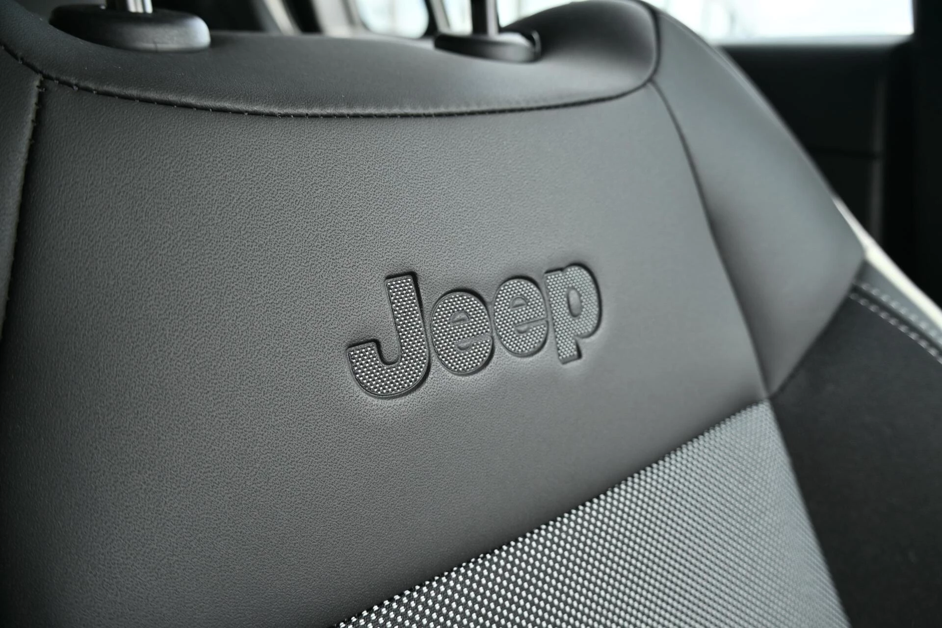 Hoofdafbeelding Jeep Avenger