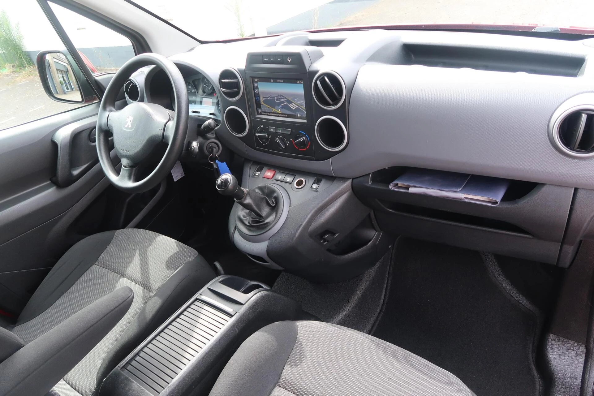 Hoofdafbeelding Peugeot Partner