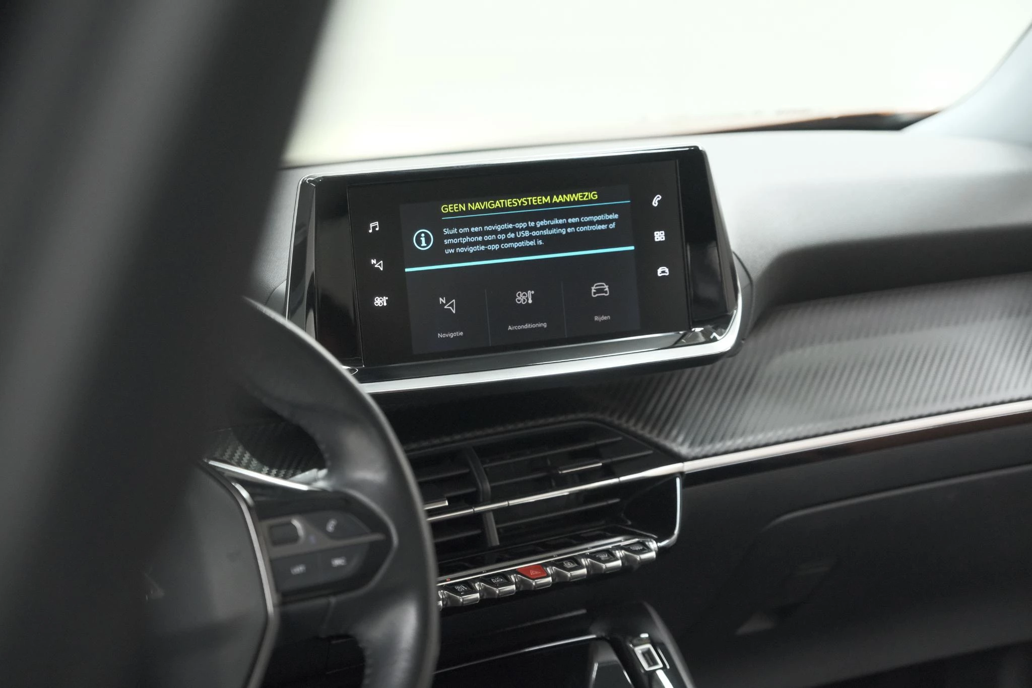 Hoofdafbeelding Peugeot e-2008