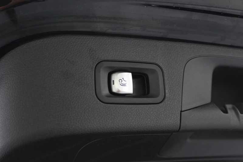 Hoofdafbeelding Mercedes-Benz EQC