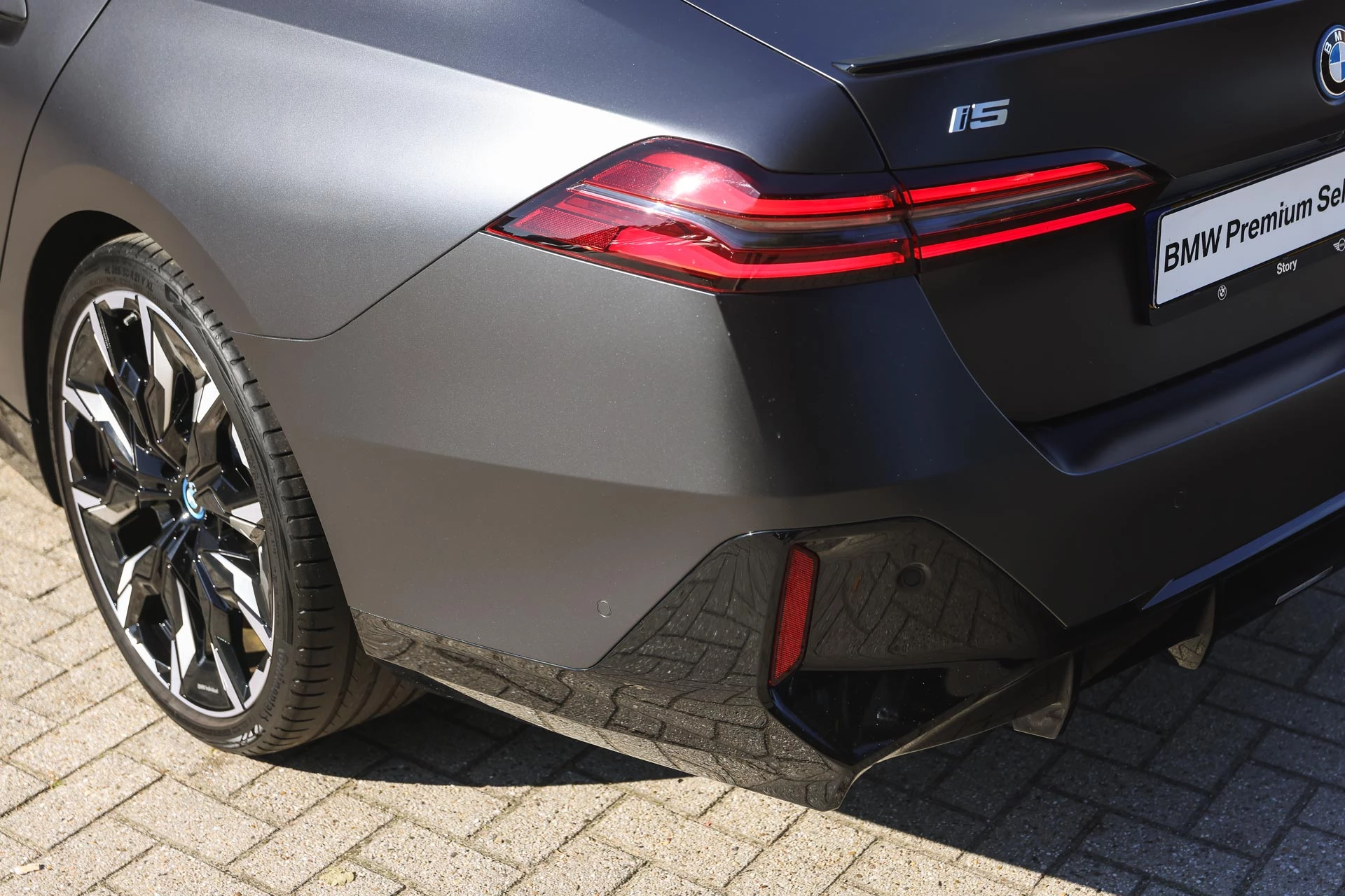 Hoofdafbeelding BMW i5
