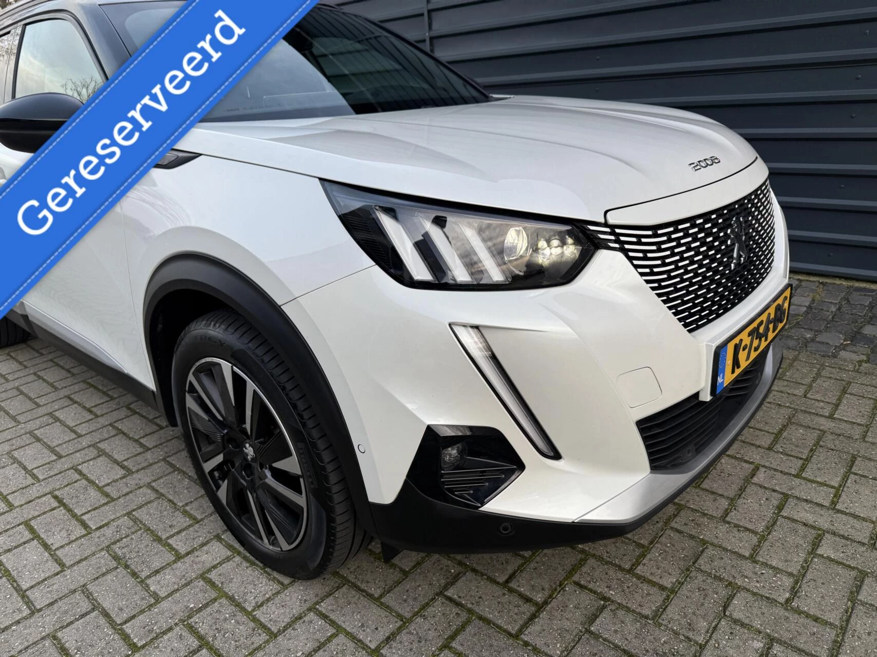 Hoofdafbeelding Peugeot e-2008