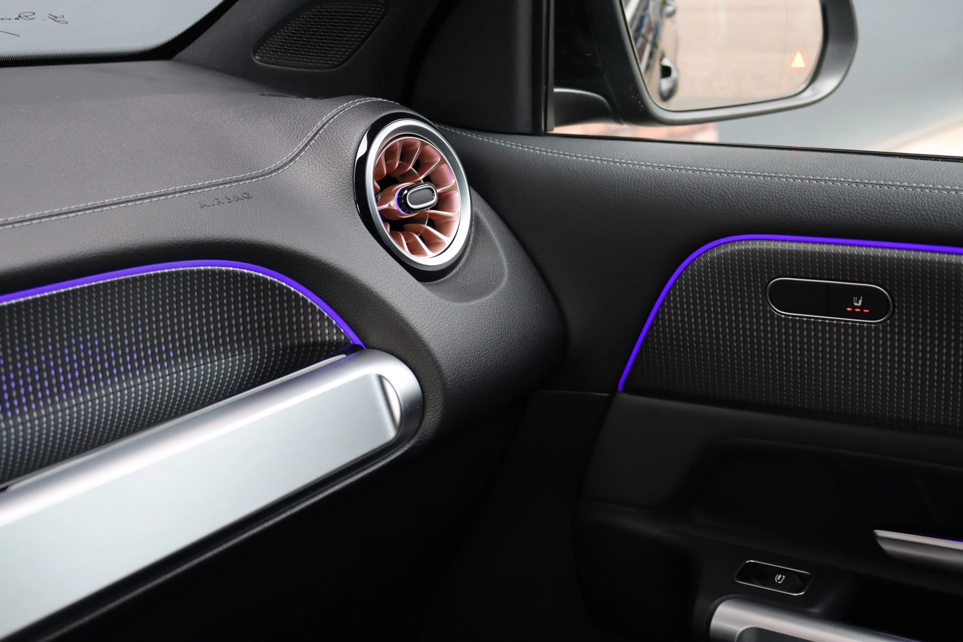 Hoofdafbeelding Mercedes-Benz EQB