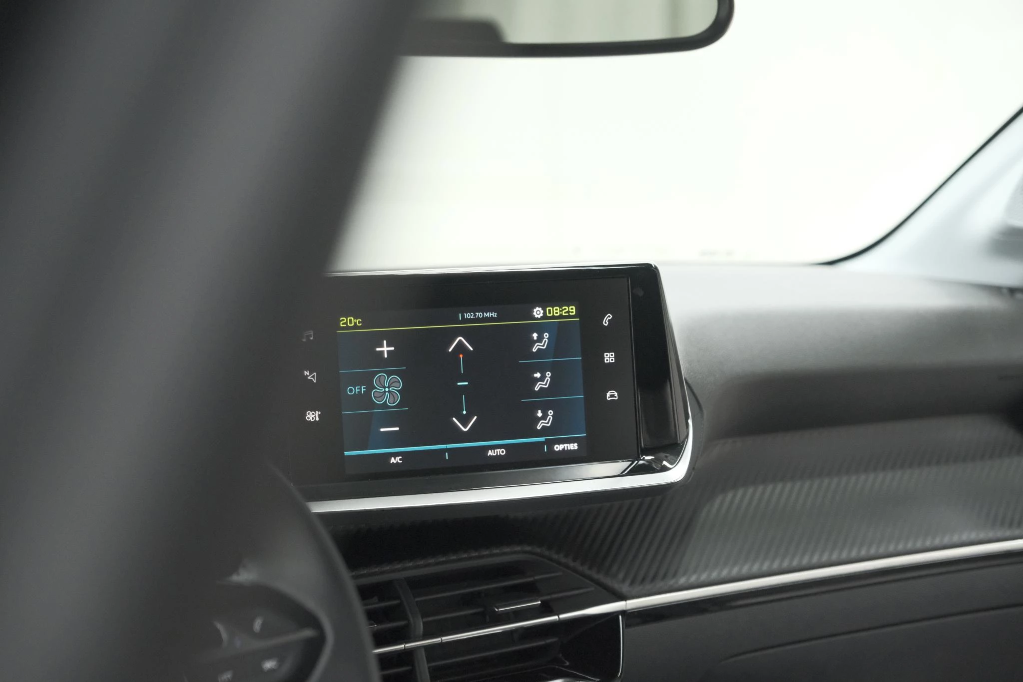 Hoofdafbeelding Peugeot e-208