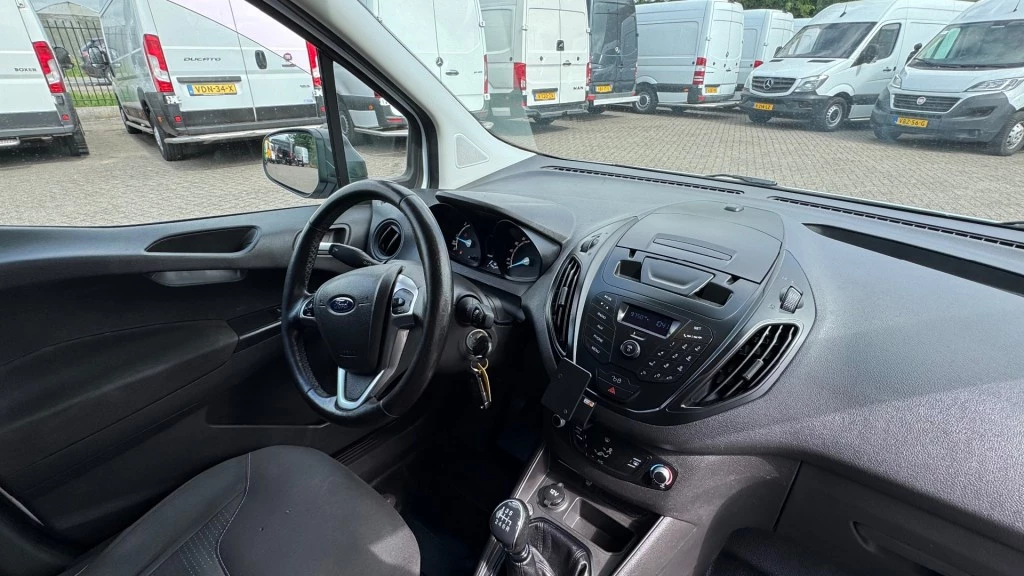 Hoofdafbeelding Ford Transit Courier