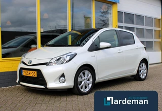 Toyota Yaris 1.5 Full Hybrid Dynamic Pano Navi