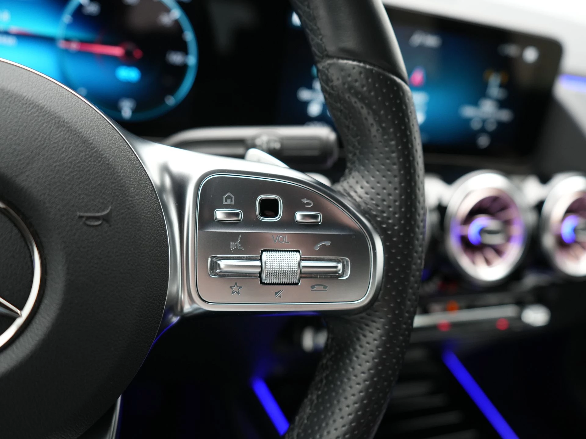 Hoofdafbeelding Mercedes-Benz EQA