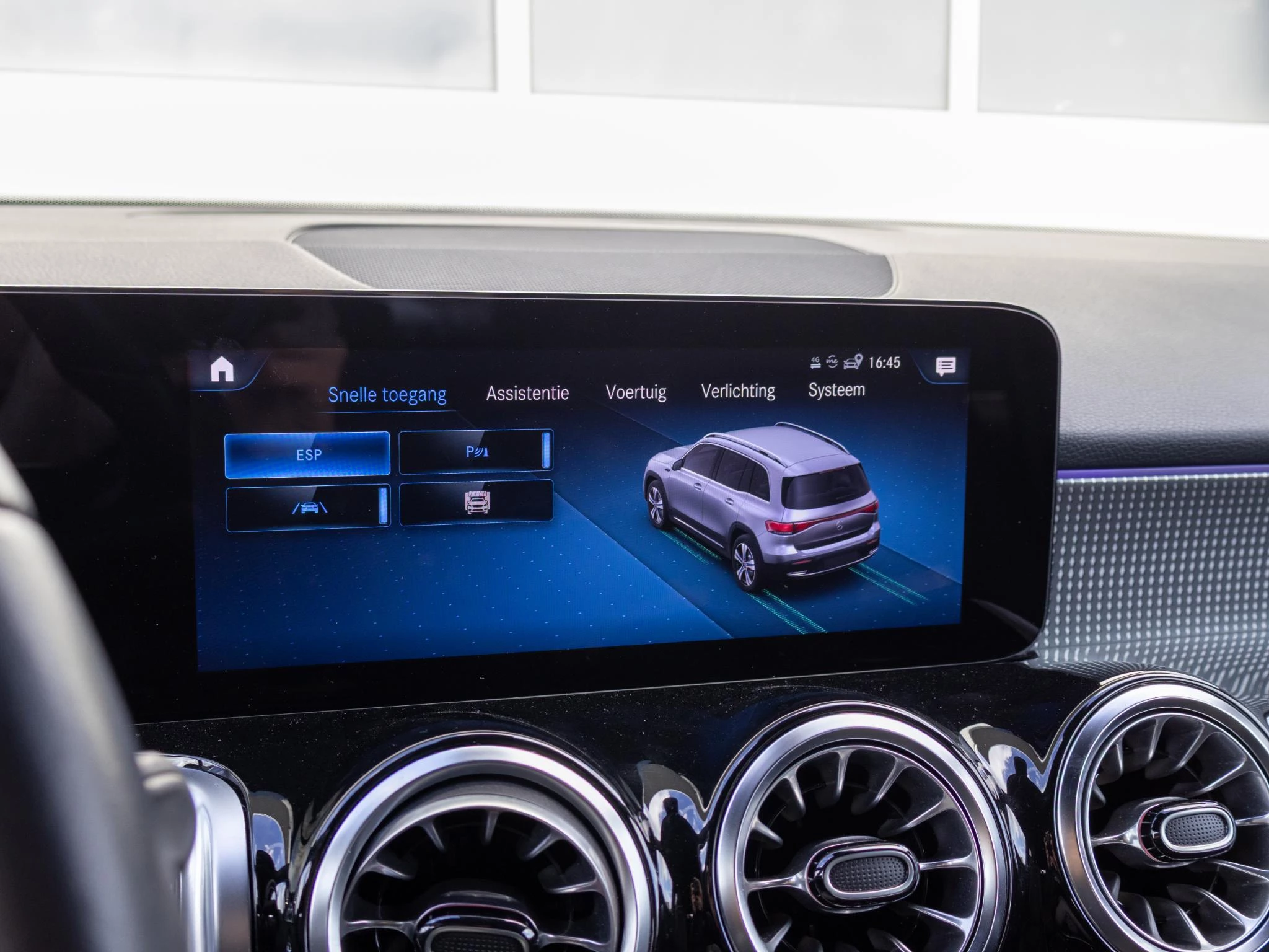 Hoofdafbeelding Mercedes-Benz EQB