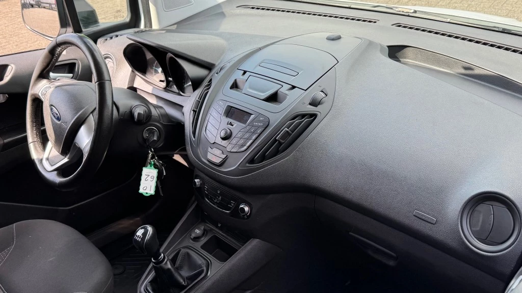 Hoofdafbeelding Ford Transit Courier
