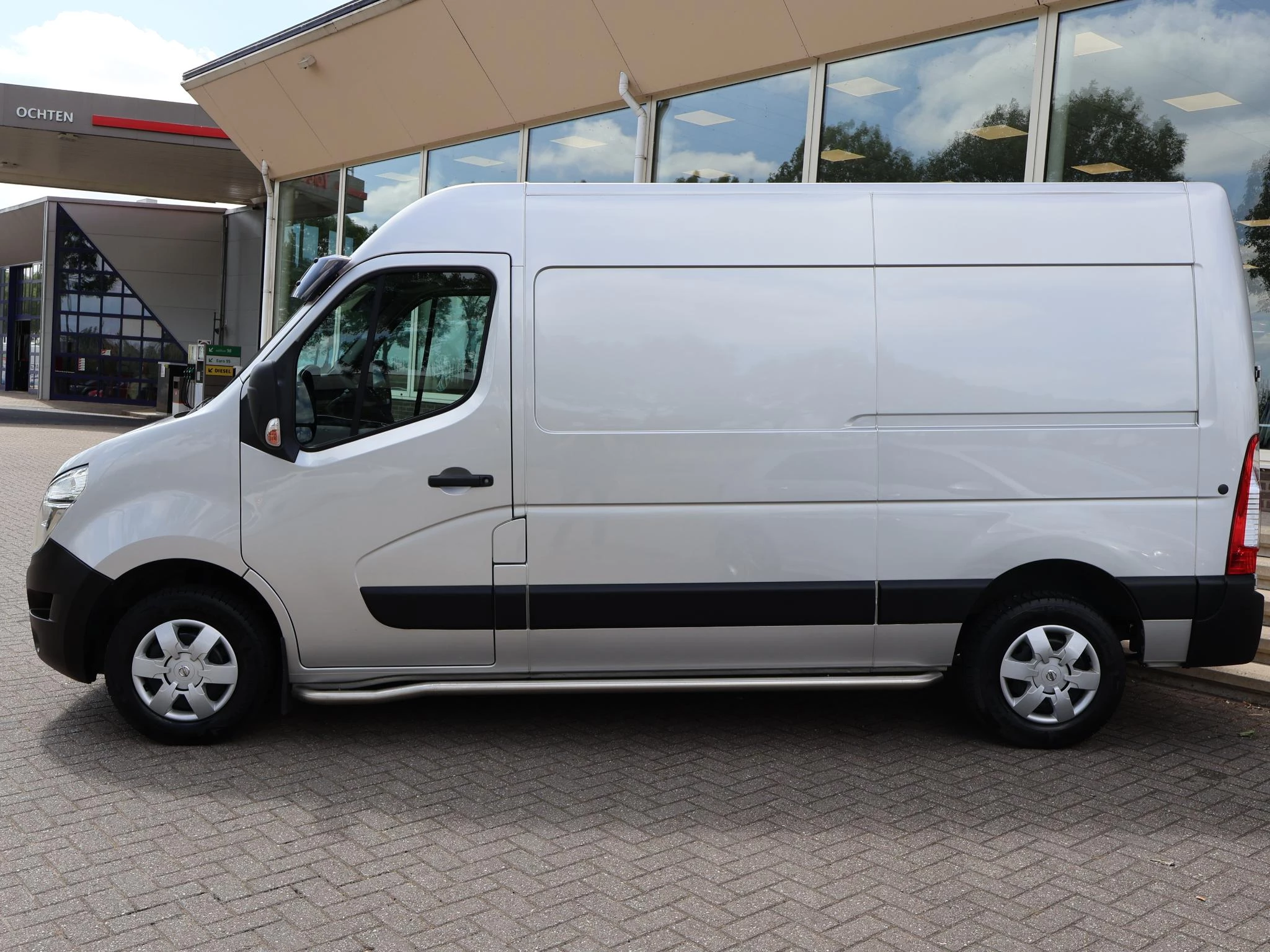 Hoofdafbeelding Nissan NV400